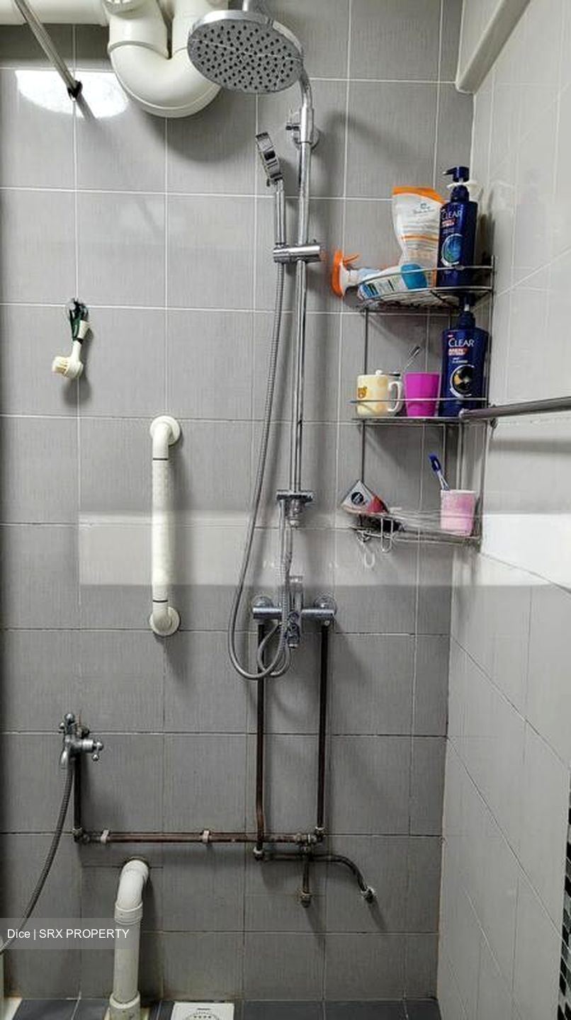 Blk 230 Jurong East Street 21 (Jurong East), HDB 5 Rooms #504128471